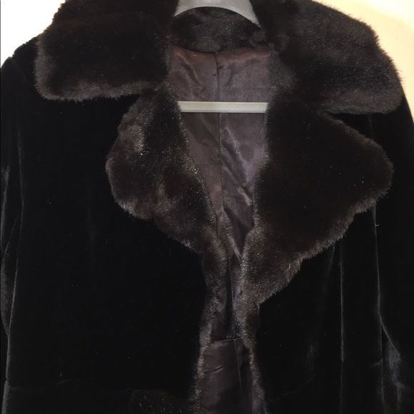 Vintage Perfect Fur Coat - Picture 3 of 16